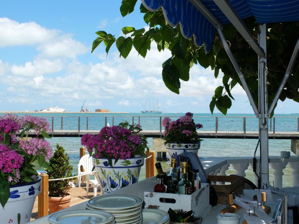 Sant Carlos de la Ràpita Hotel Restaurant Juanito Platja מראה חיצוני תמונה